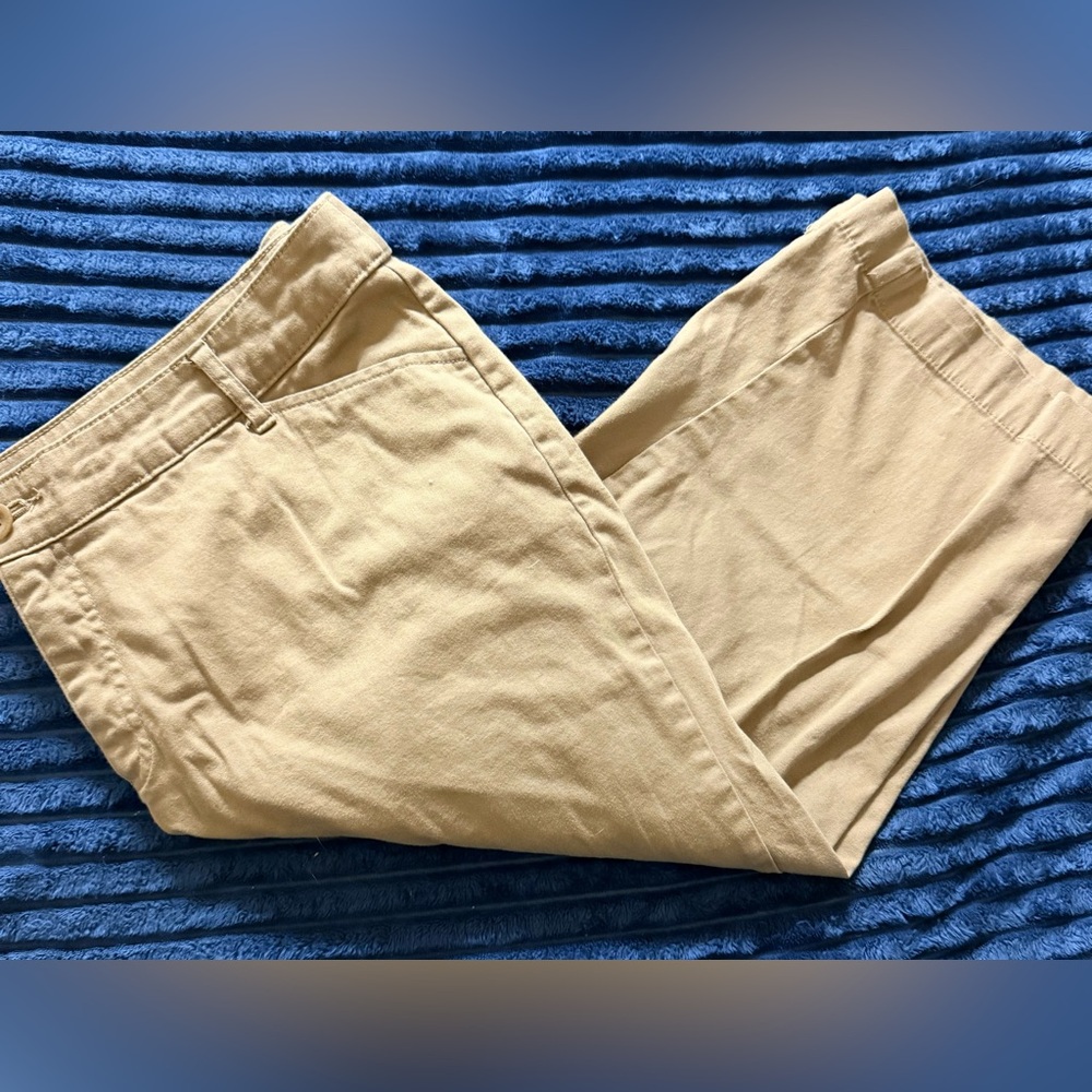 St. John's Bay Women's Capri Khakis